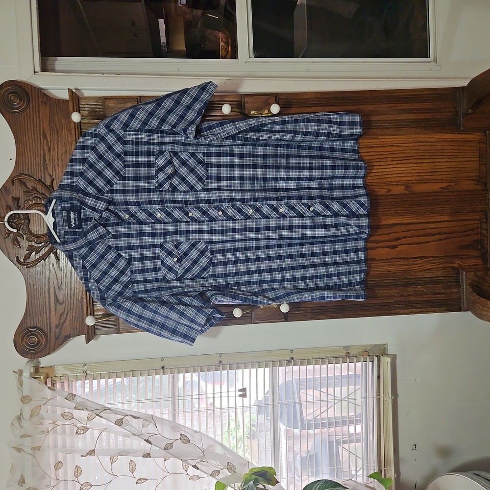 Wrangler pearl snap button up! Plus sz 2XT